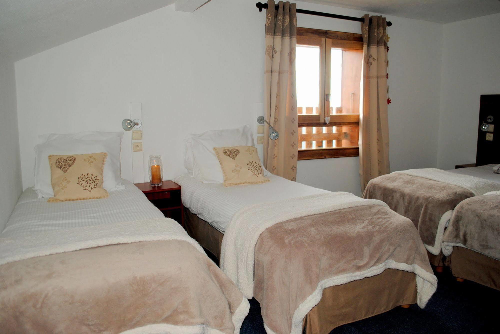 Hotel L'Escale  Châtel Esterno foto
