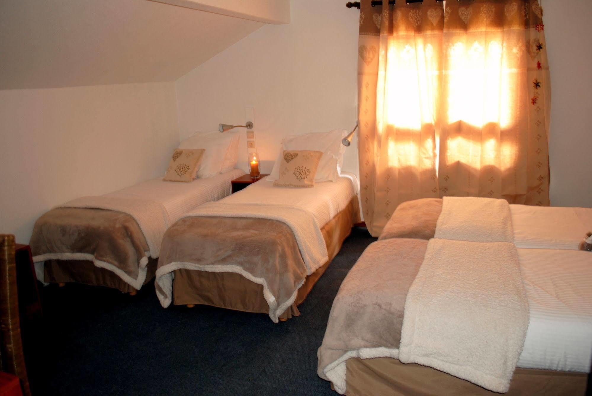 Hotel L'Escale  Châtel Esterno foto