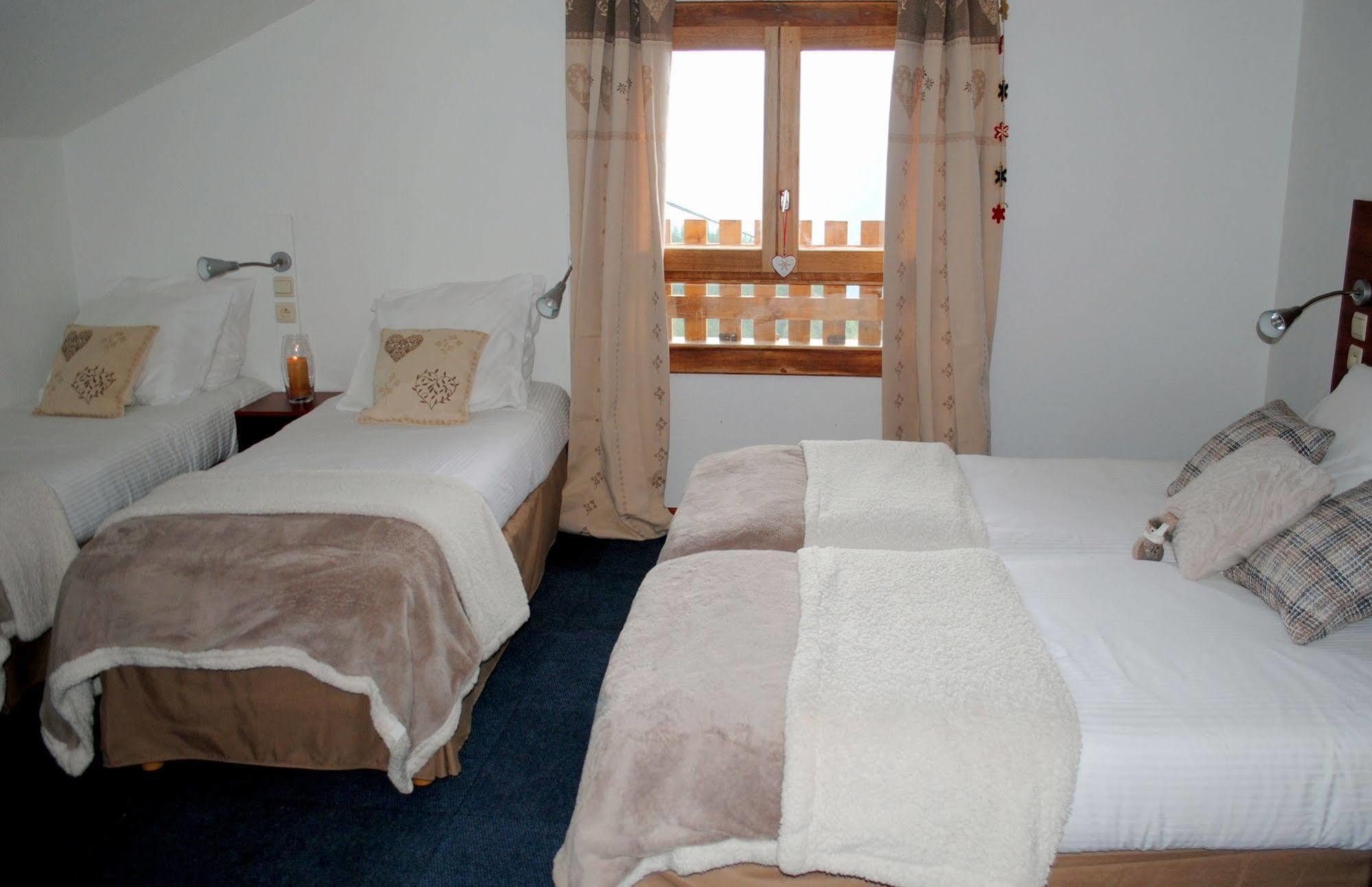 Hotel L'Escale  Châtel Esterno foto